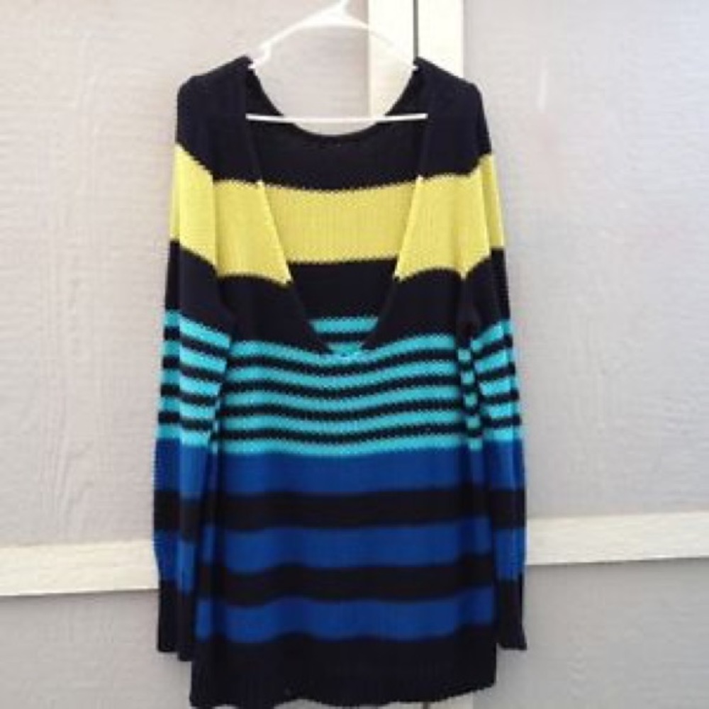 V neck sweater